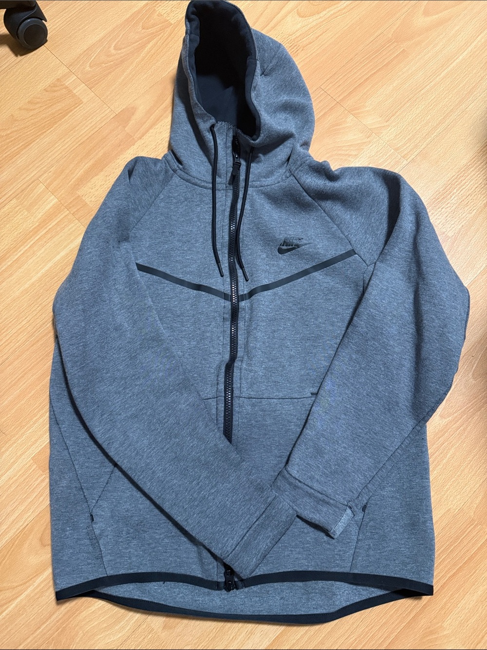 Nike tech sweat  Charcoal Gray Half-Zip Hooded Sweatshirt. Medium.